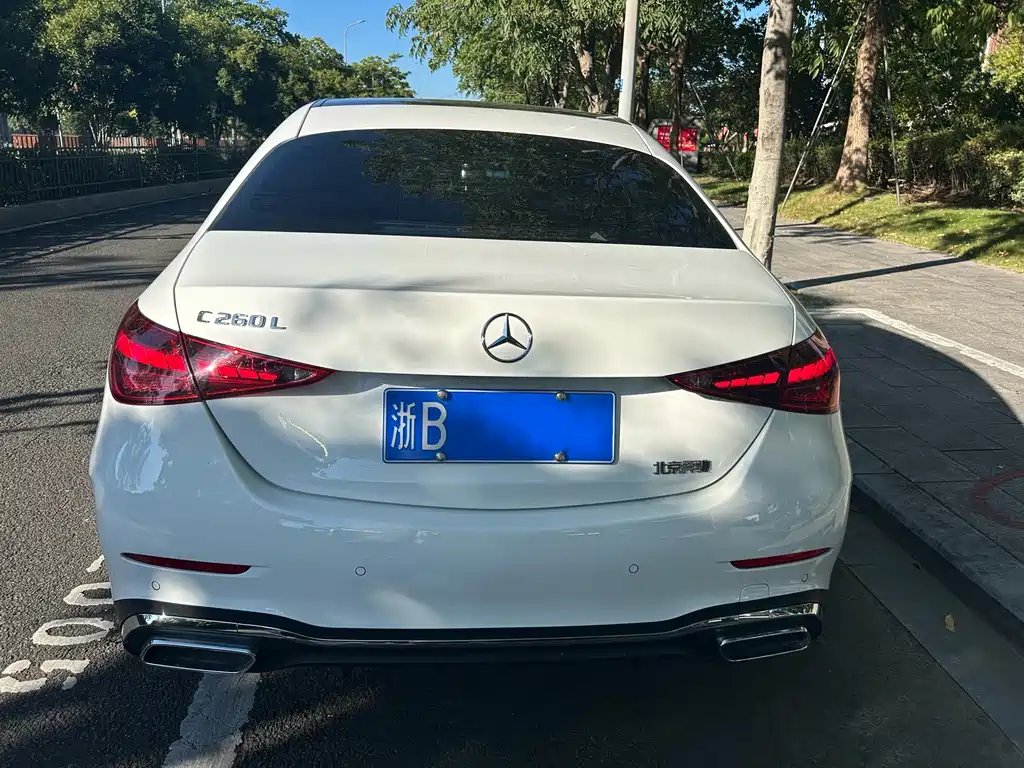 Mercedes-Benz C-Class — миниатюра 14