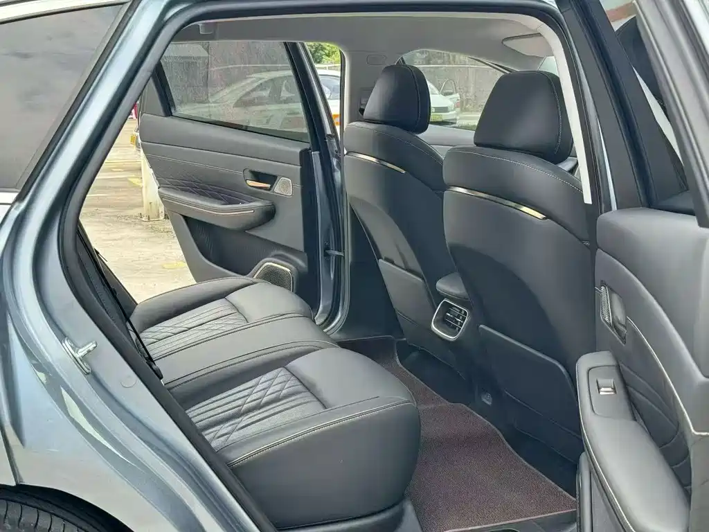 Baojun Xiangjing — миниатюра 7