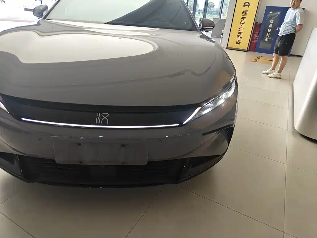 BYD Han 2025 EV Smart Drive 605KM