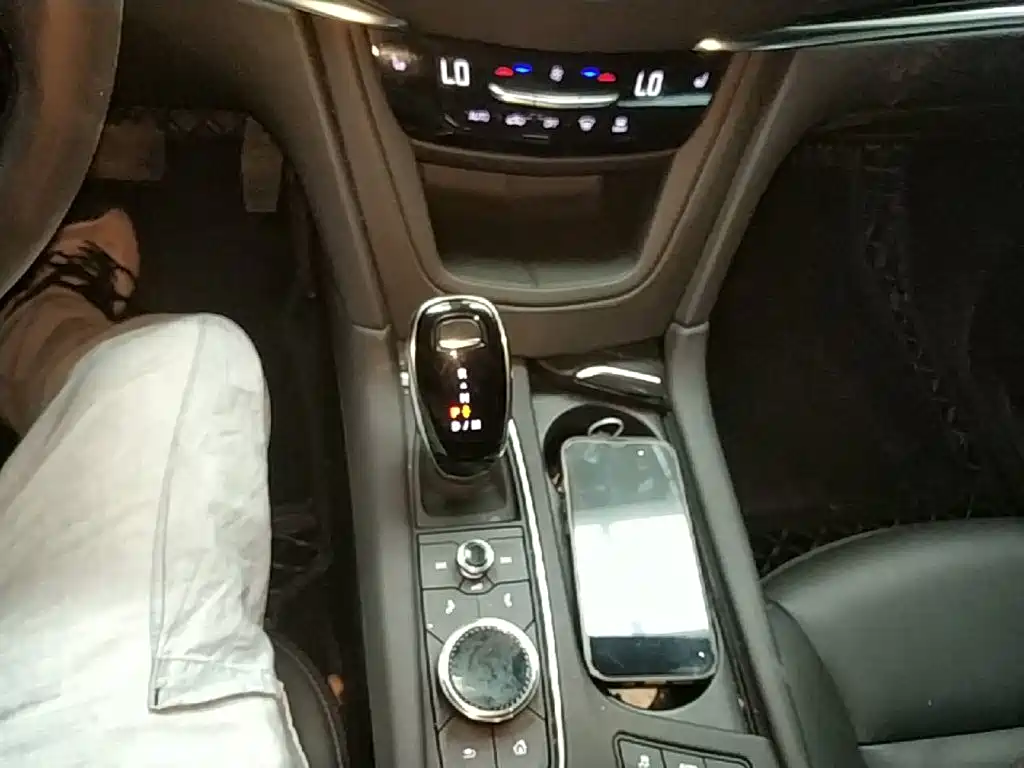 Cadillac XT5 — миниатюра 14