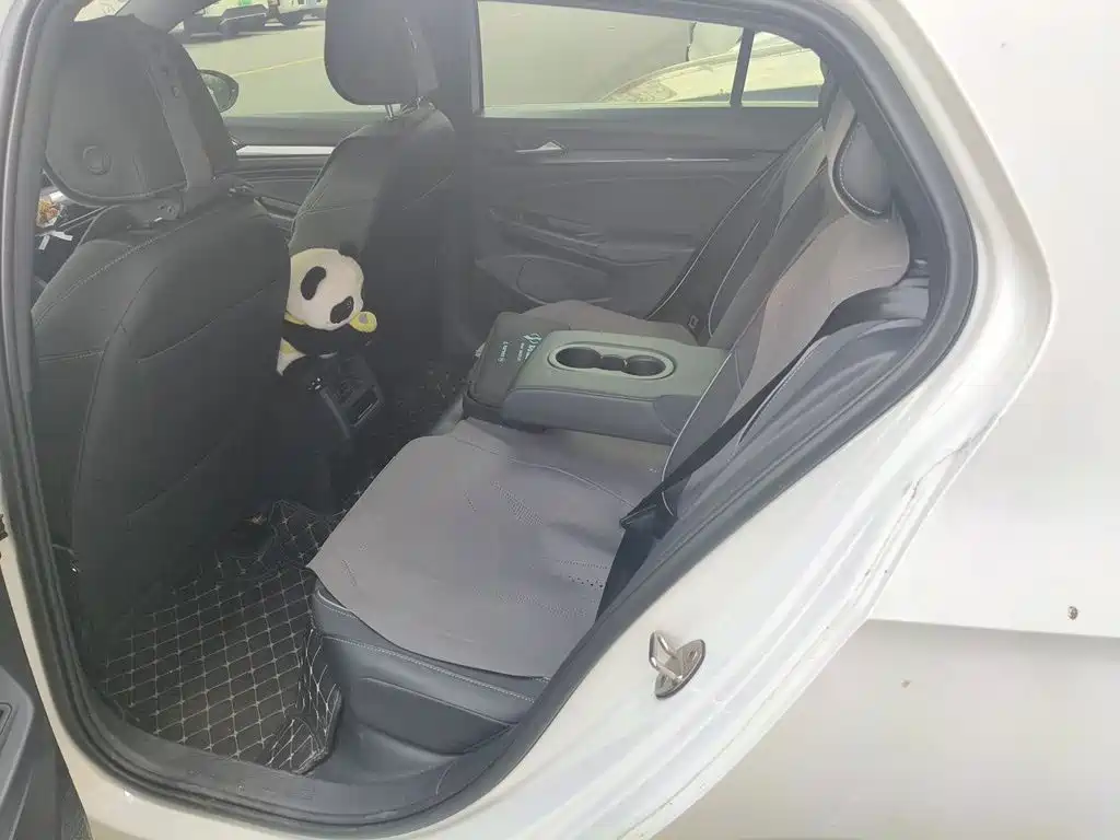 Volkswagen Golf — миниатюра 14