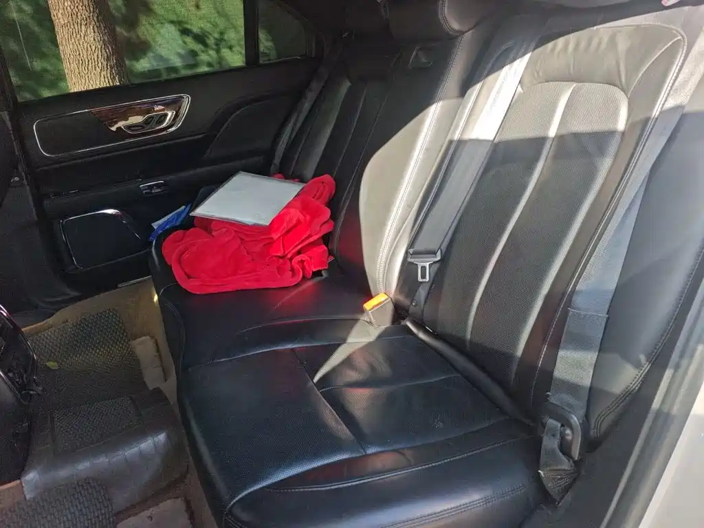 Lincoln Continental — миниатюра 13