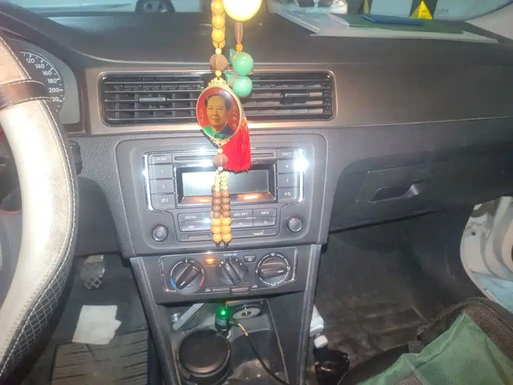 Volkswagen Santana — миниатюра 14
