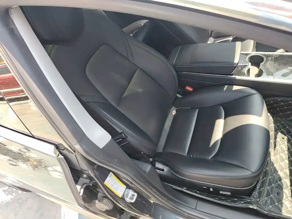 Tesla Model 3 — миниатюра 25