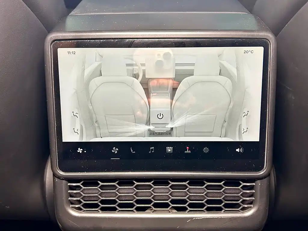 Tesla Model 3 — миниатюра 25