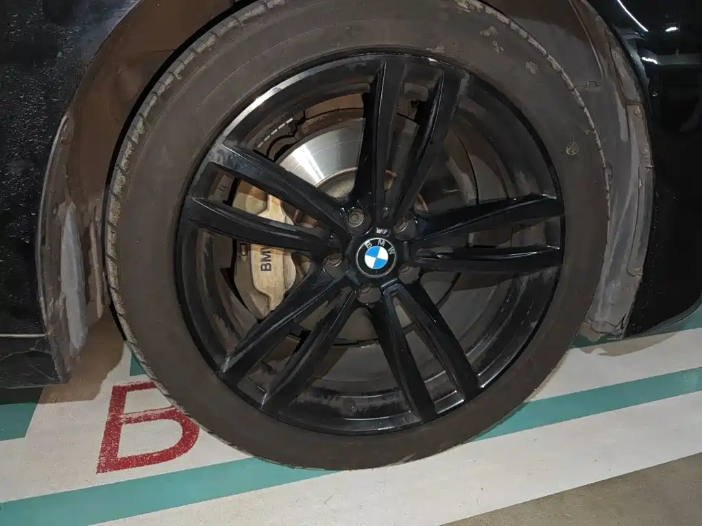 BMW 7 Series — миниатюра 8