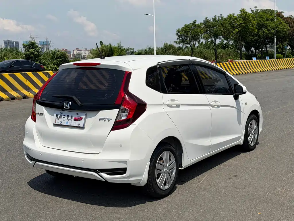 Honda Fit — миниатюра 9