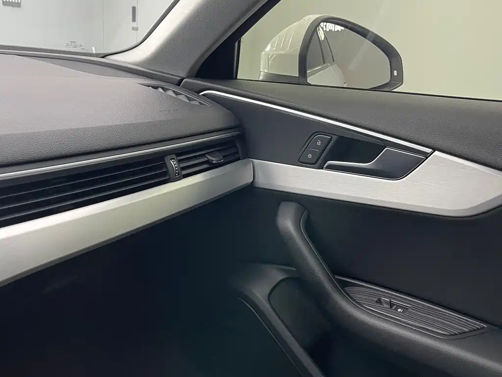 Audi A4L — миниатюра 30