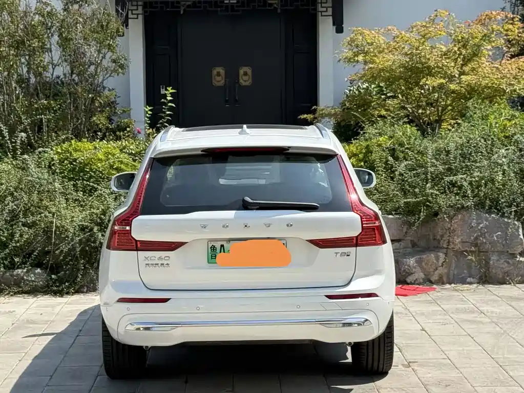 Volvo XC60 PHEV — миниатюра 14
