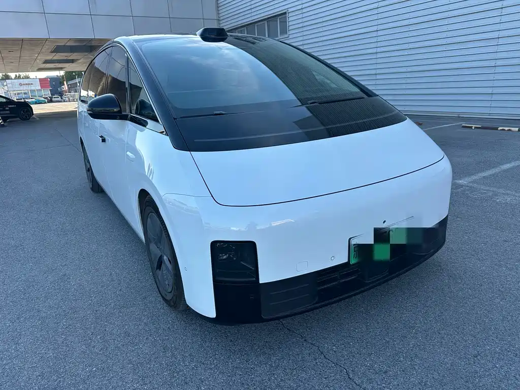 Li Auto MEGA 2024 Ultra