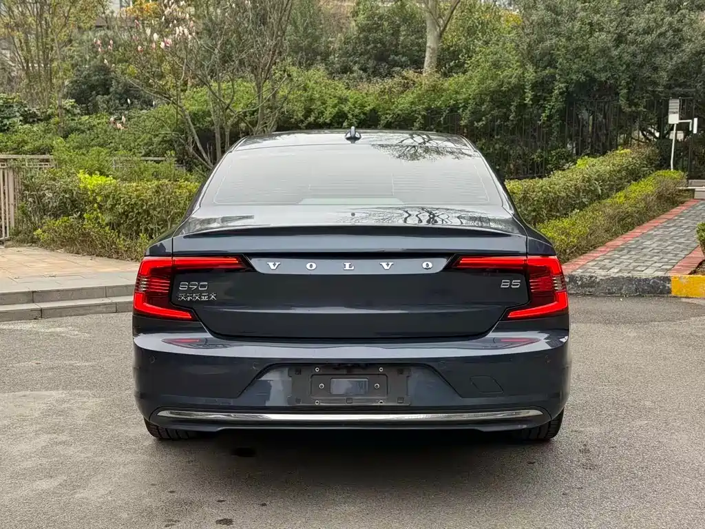 Volvo S90 2022 B5 Luxury