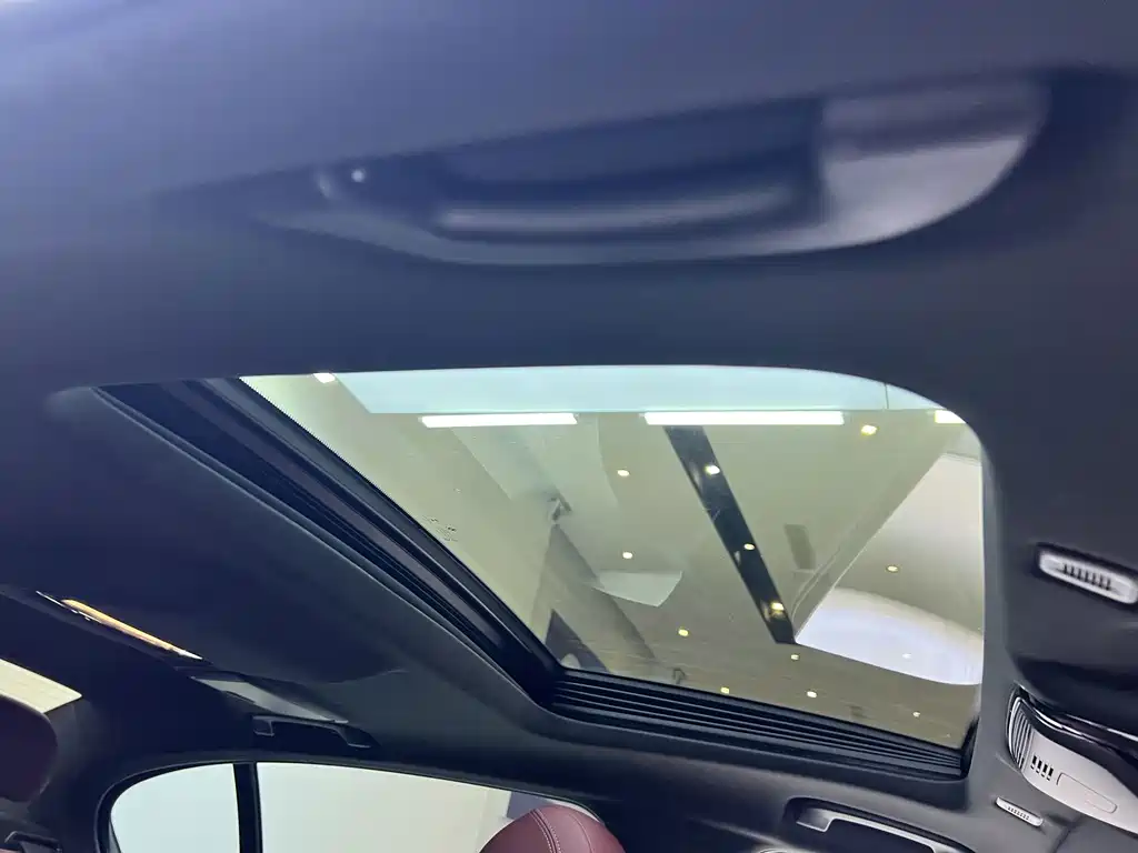 BMW 5 Series — миниатюра 4