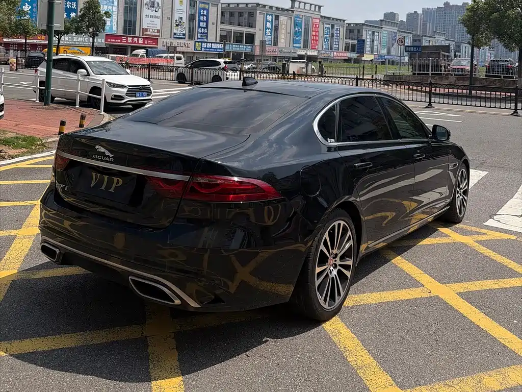 Jaguar XFL — миниатюра 14