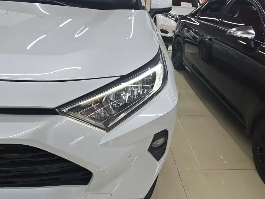 Toyota RAV4 — миниатюра 24