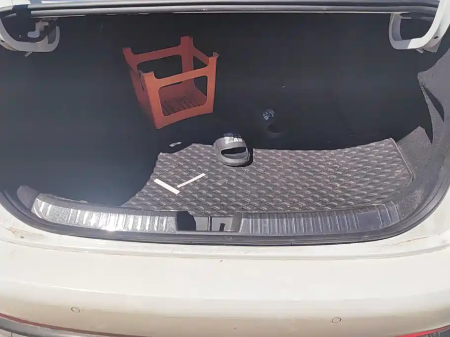 Volkswagen Sagitar — миниатюра 4