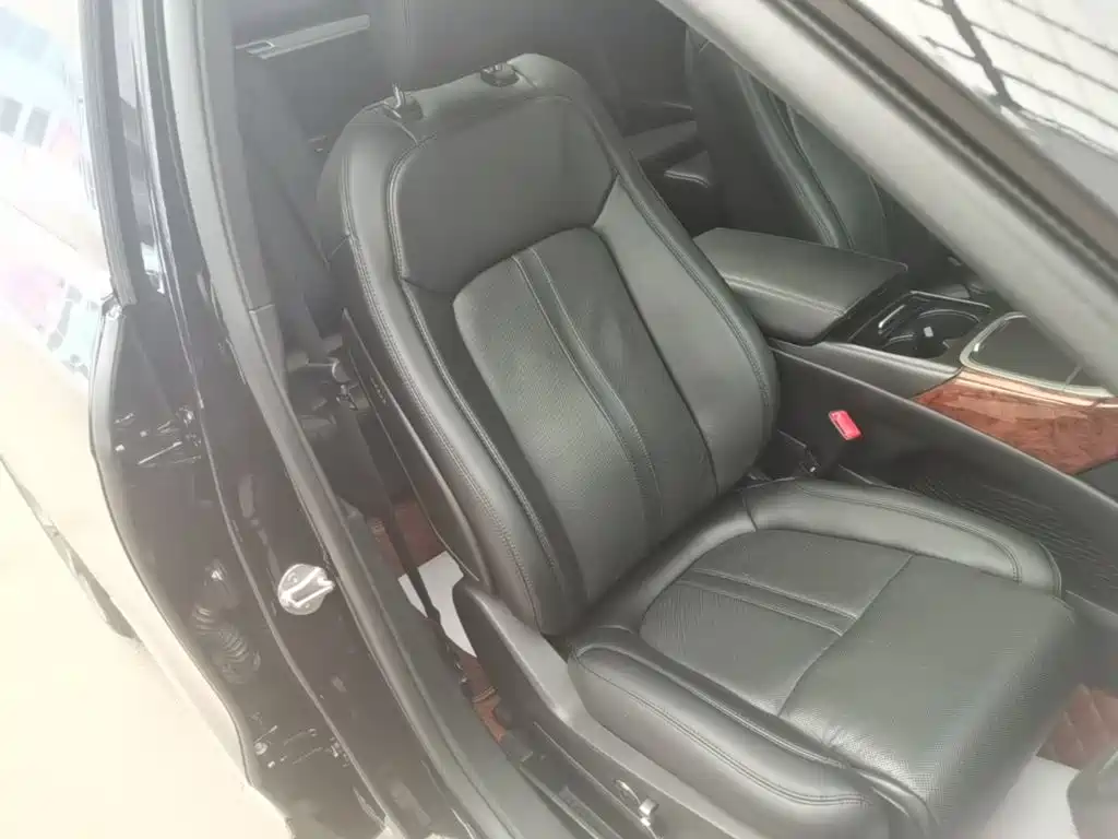 Lincoln Nautilus (Import) — миниатюра 23