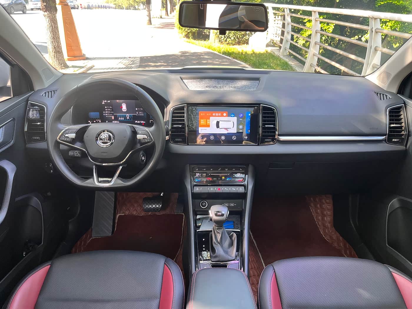 Skoda Karoq 1.4 л 2022 г. Белый, пробег 43000 км