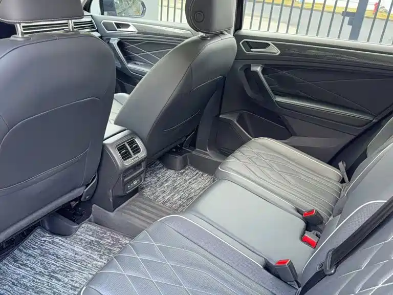 Volkswagen Tiguan L — миниатюра 5