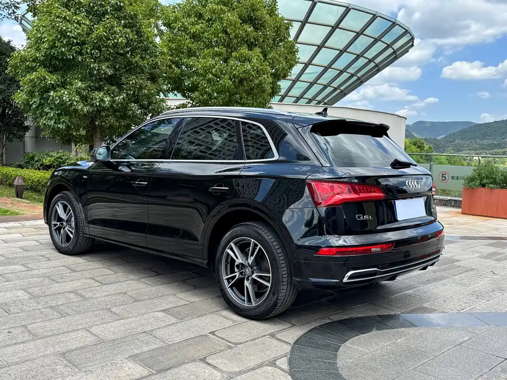 Audi Q5L — миниатюра 8
