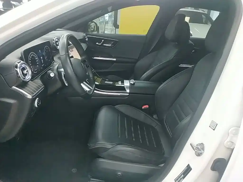 Mercedes-Benz C-Class — миниатюра 15