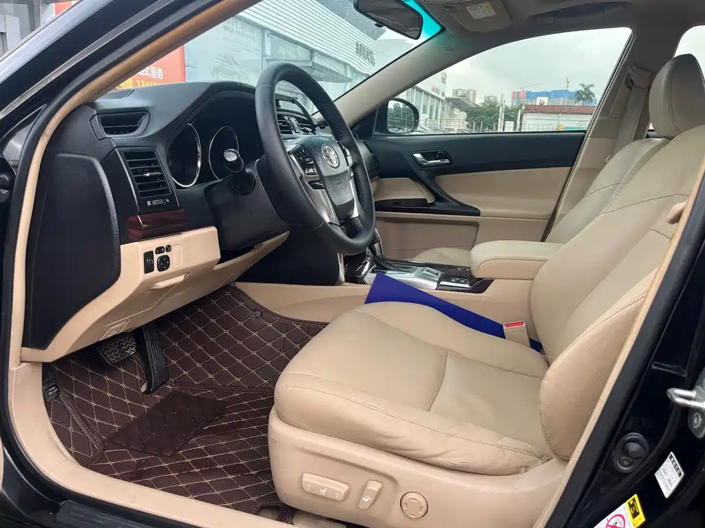 Toyota Reiz 2012 2.5V