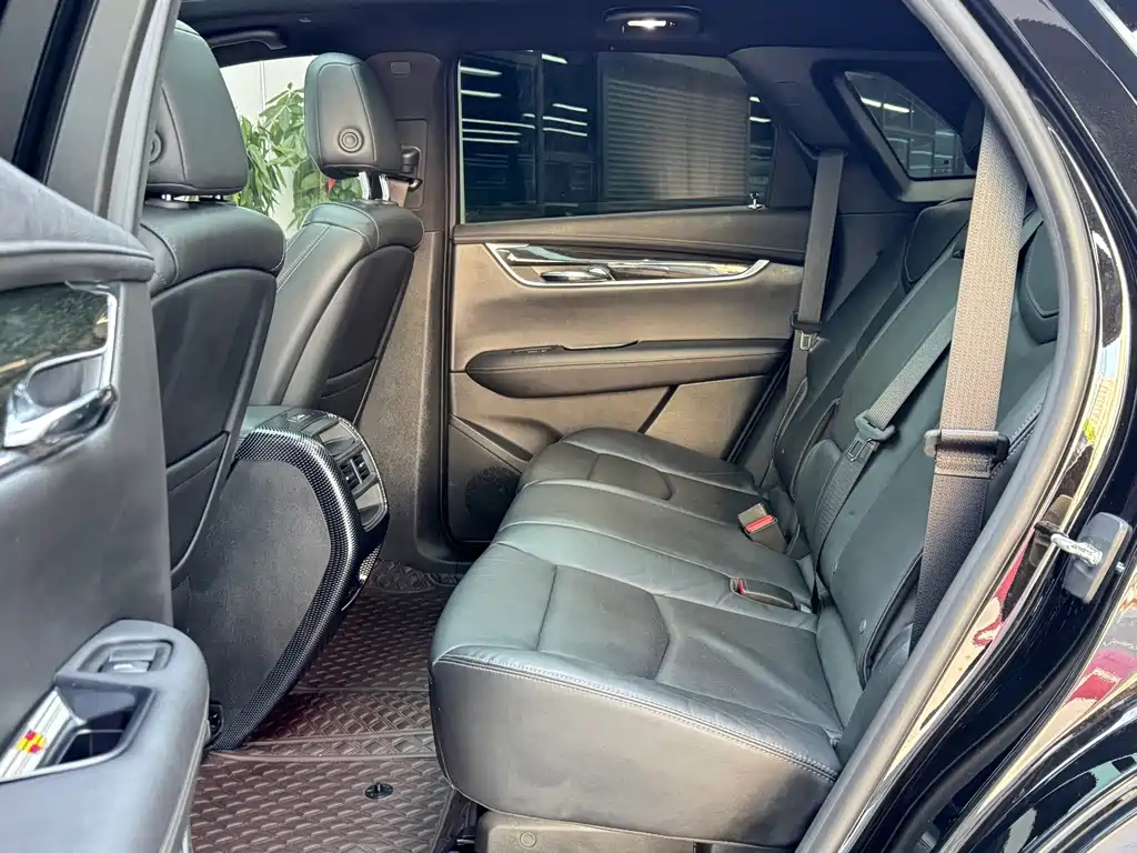 Cadillac XT5 — миниатюра 7