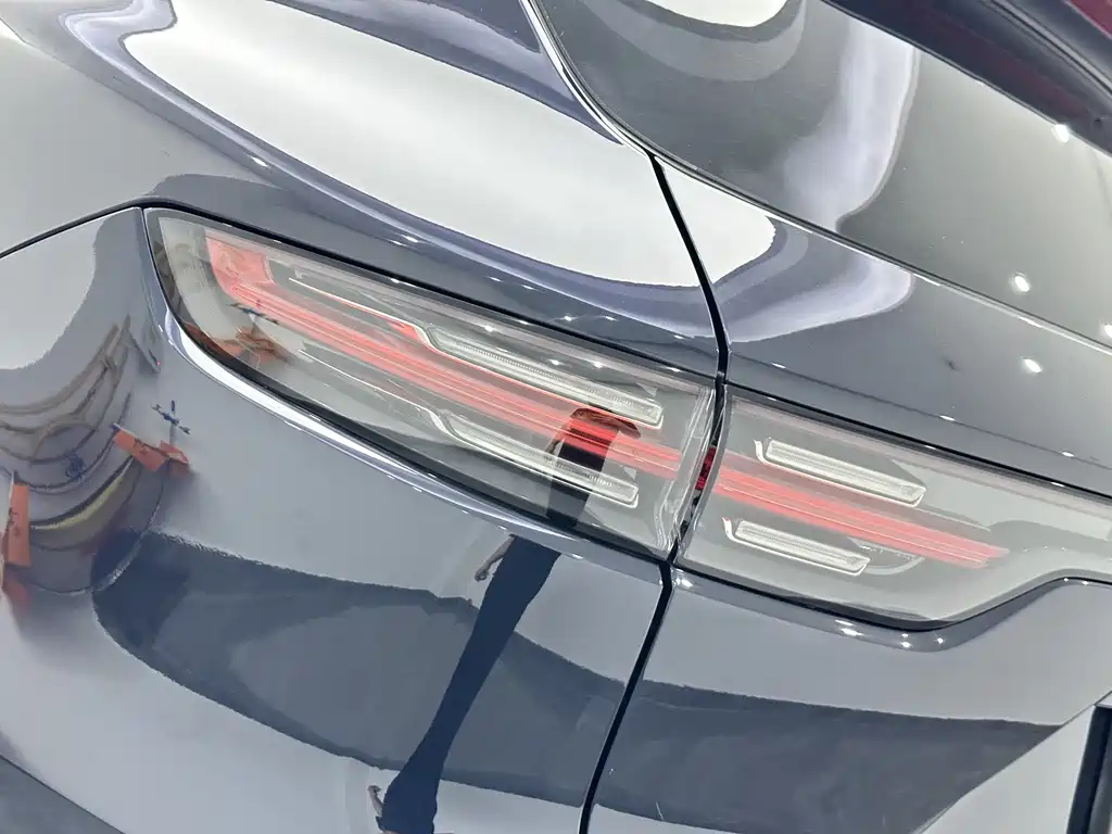 Porsche Cayenne — миниатюра 19