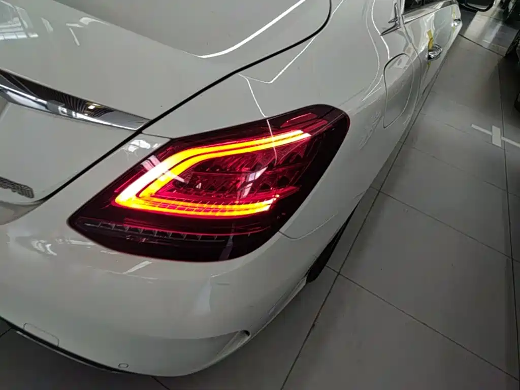 Mercedes-Benz C-Class — миниатюра 8