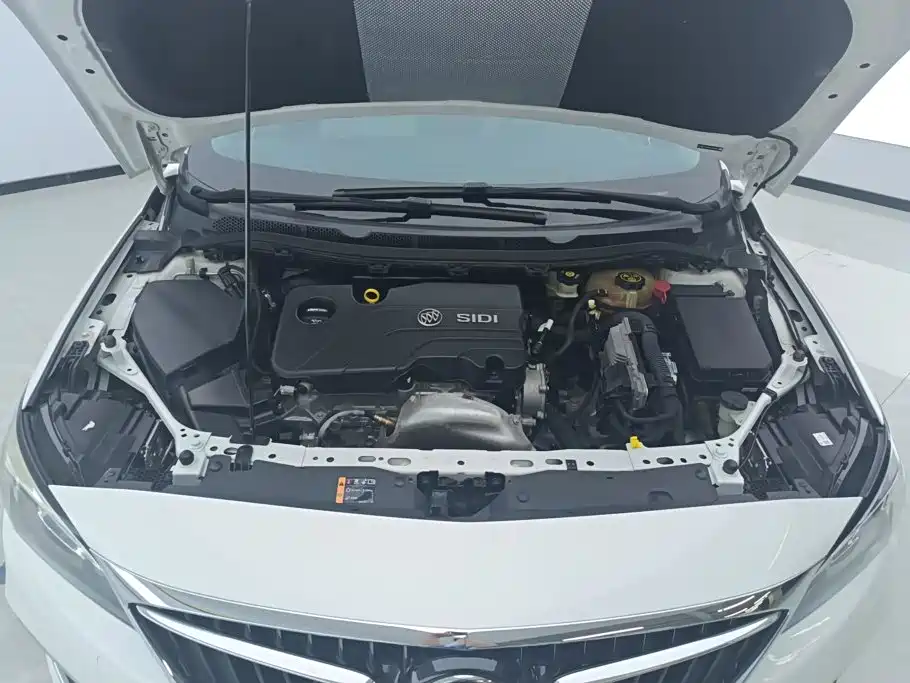 Buick Verano — миниатюра 10