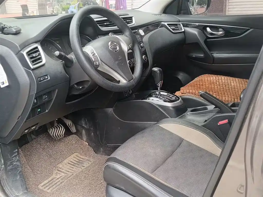 Nissan Qashqai 2017 2.0L CVT Smart V
