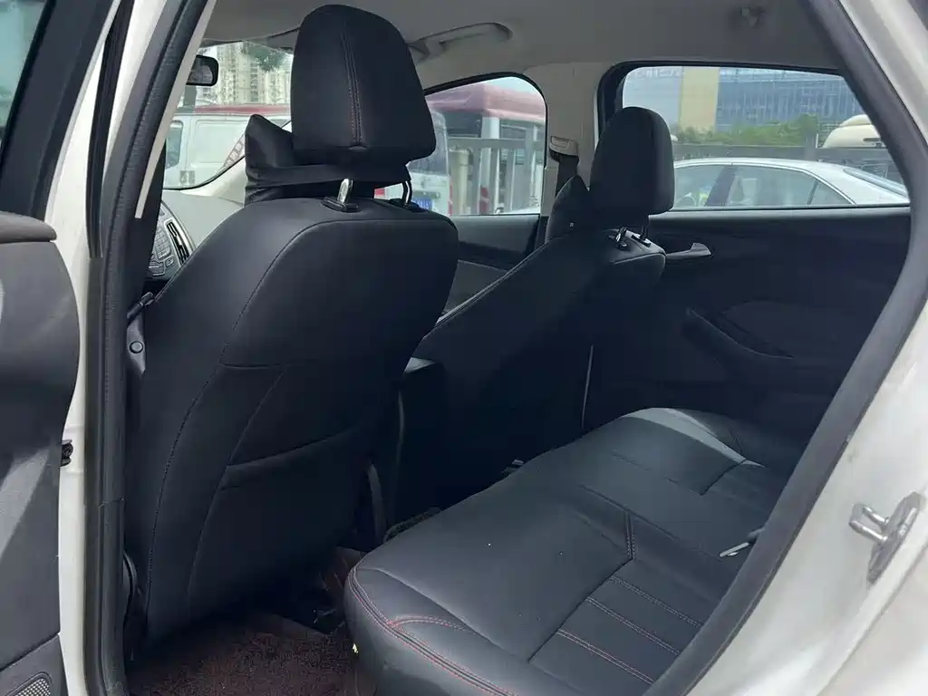 Ford Focus — миниатюра 7