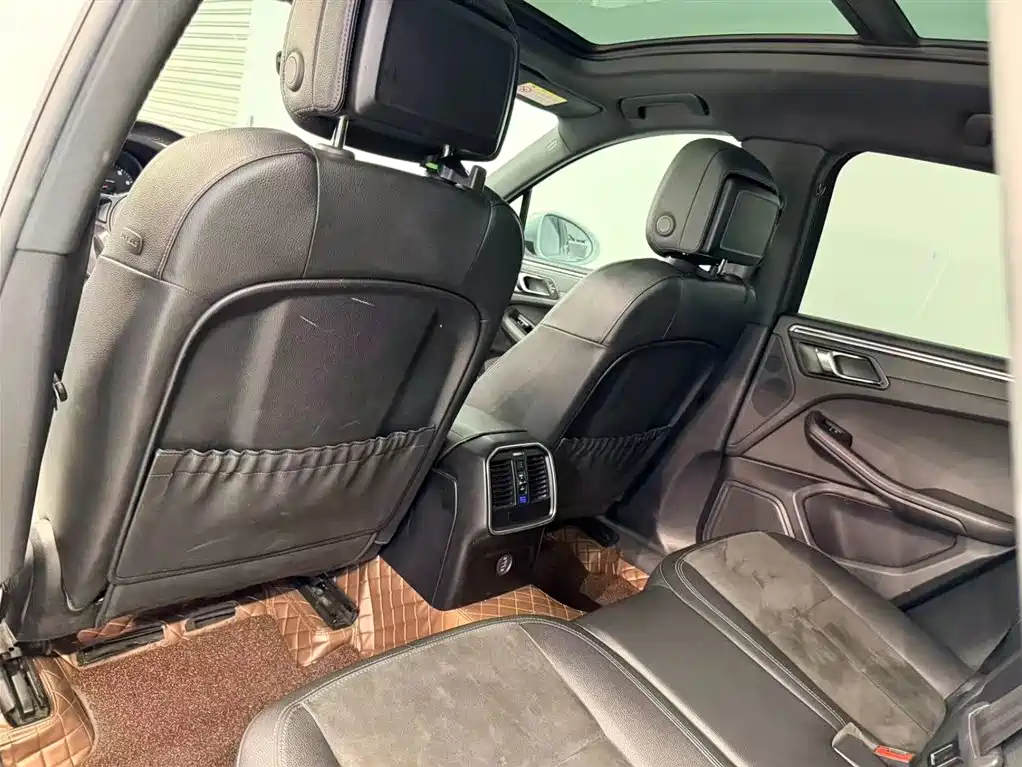 Porsche Macan — миниатюра 10