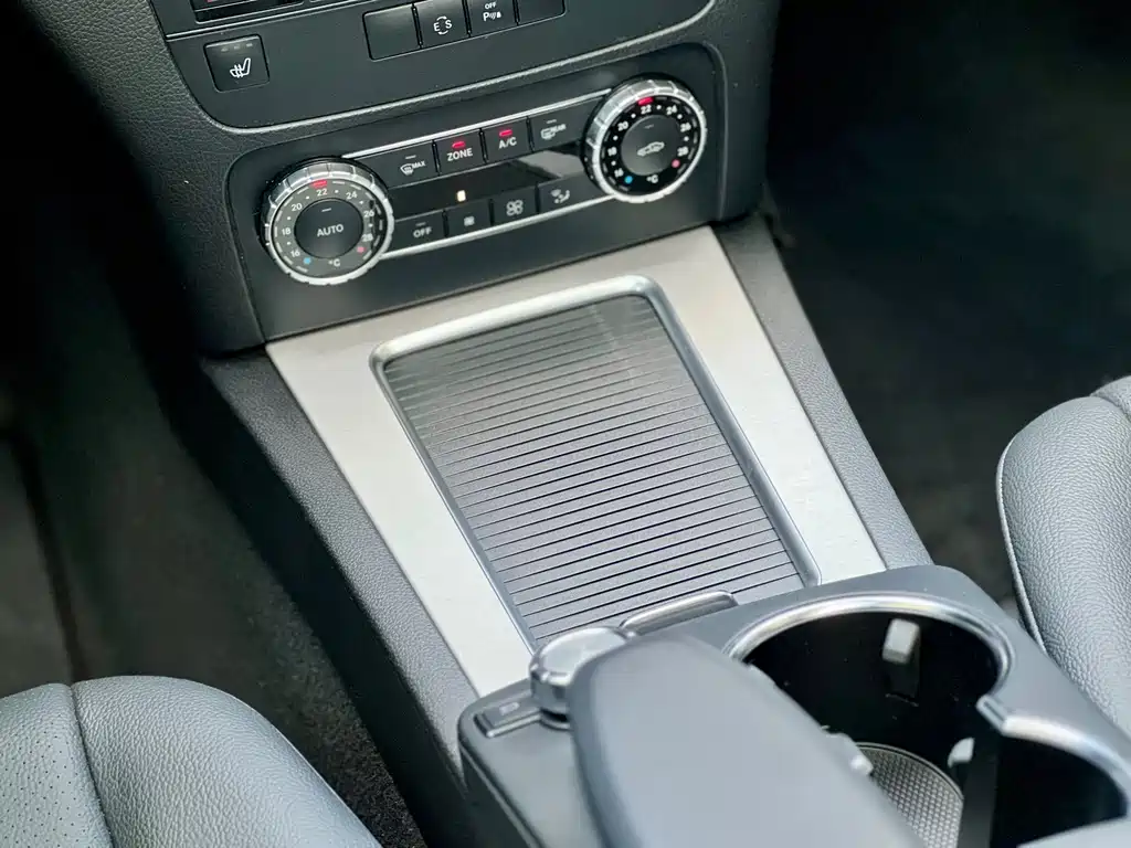 Mercedes-Benz GLK-Class — миниатюра 8