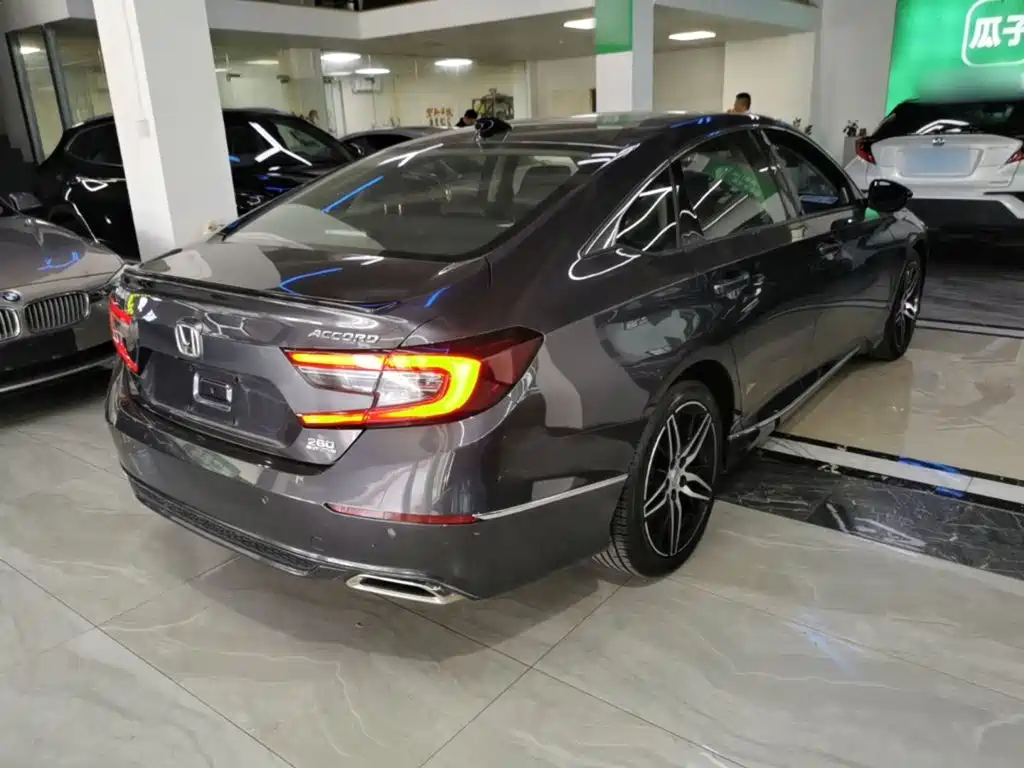Honda Accord — миниатюра 7