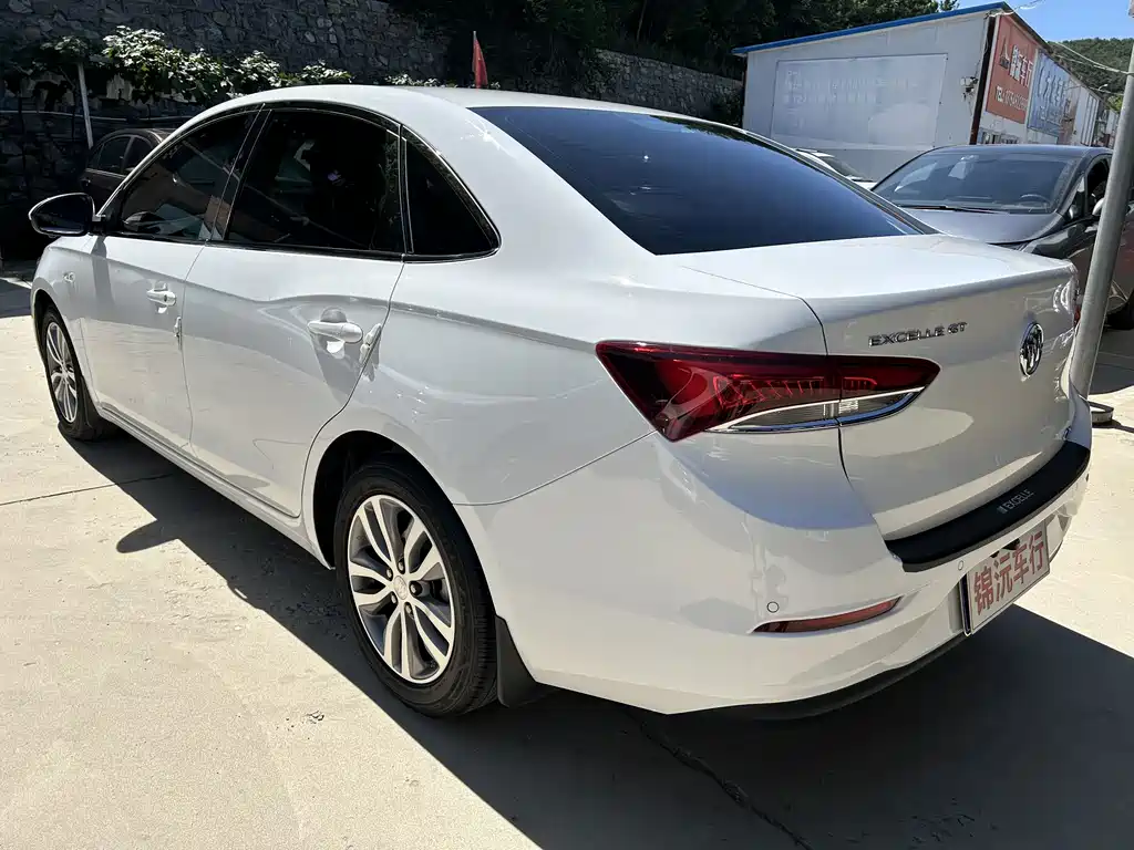 Buick Excelle — миниатюра 9