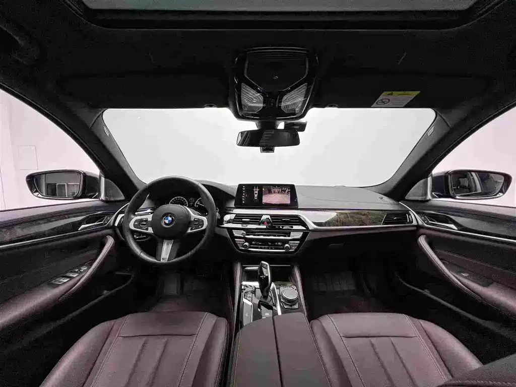 BMW 5 Series — миниатюра 14