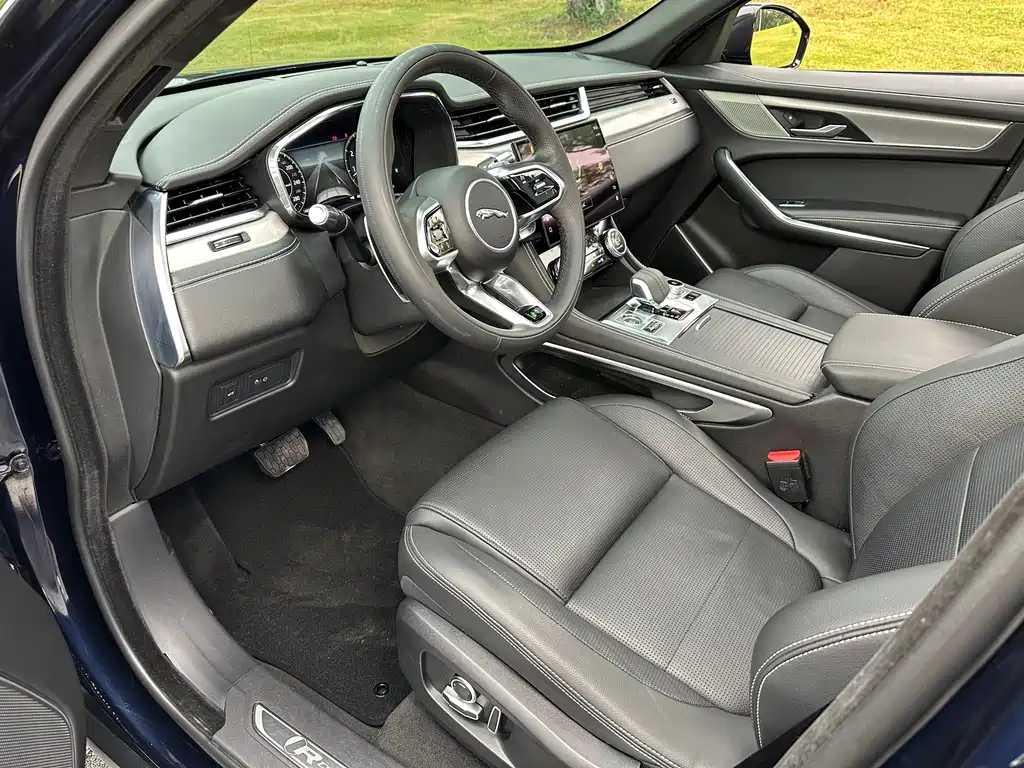 Jaguar F-PACE — миниатюра 12