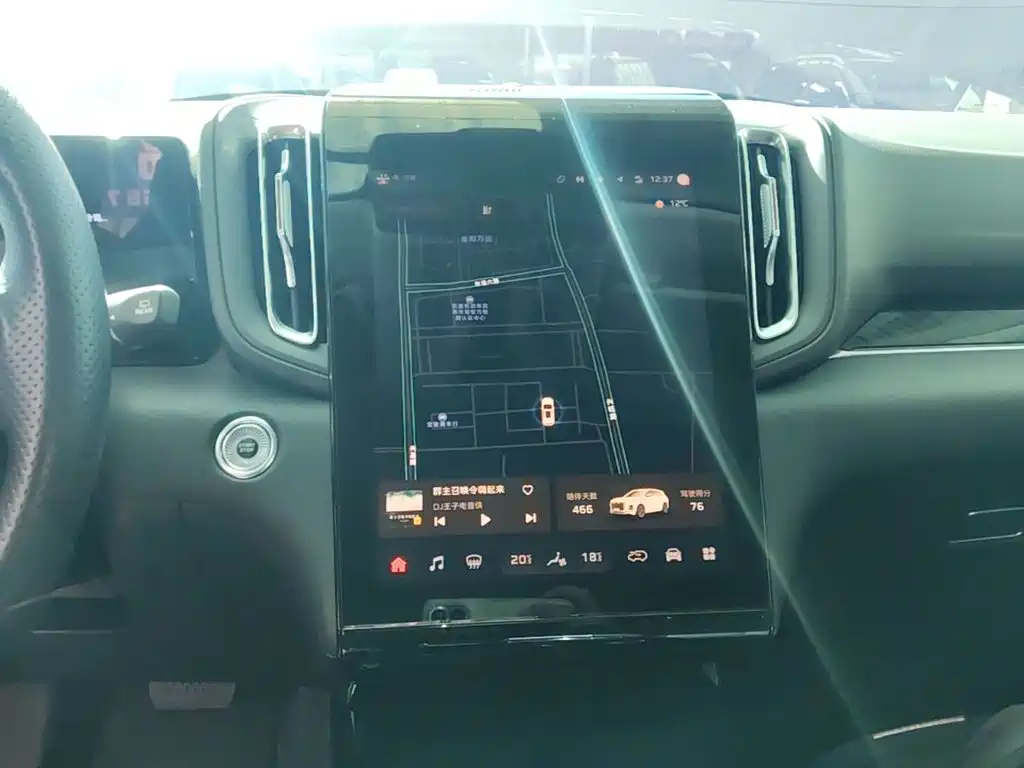Hongqi Hongqi HS3 PHEV — миниатюра 13