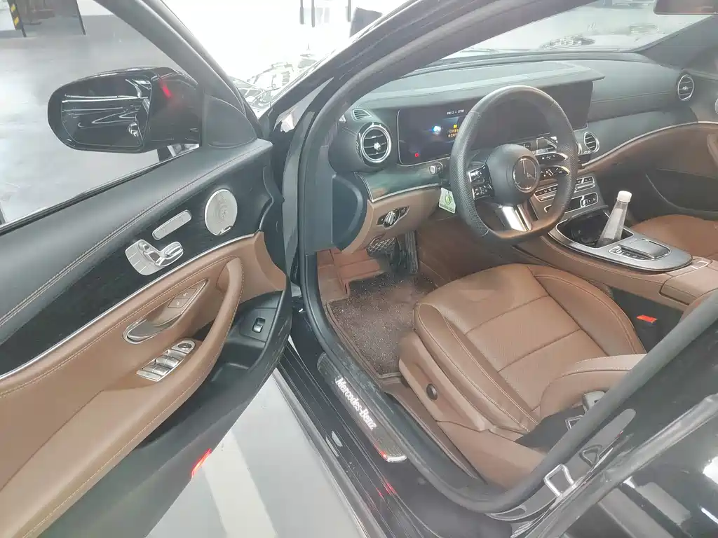 Mercedes-Benz E-Class — миниатюра 4