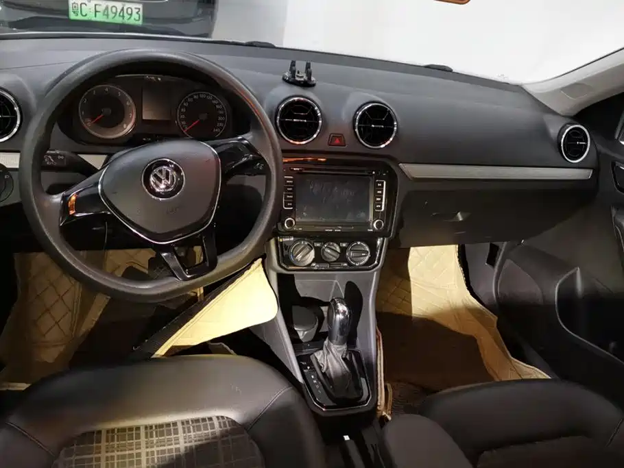 Volkswagen Jetta — миниатюра 12