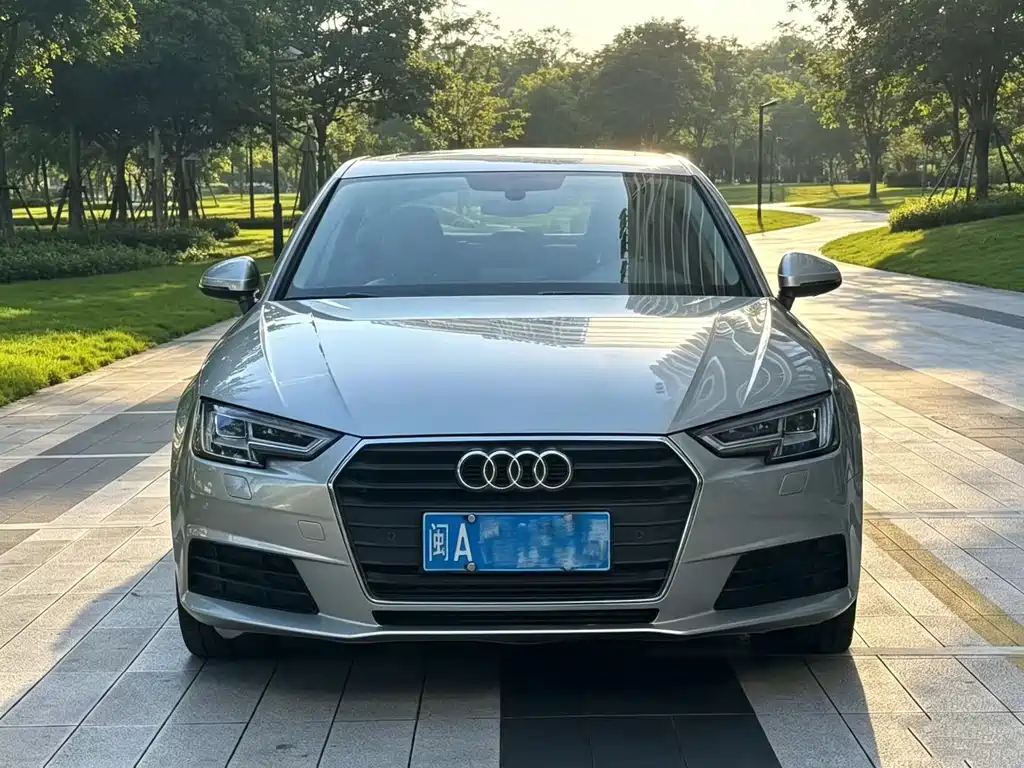 Audi A4L 2017 40 TFSI Fashion
