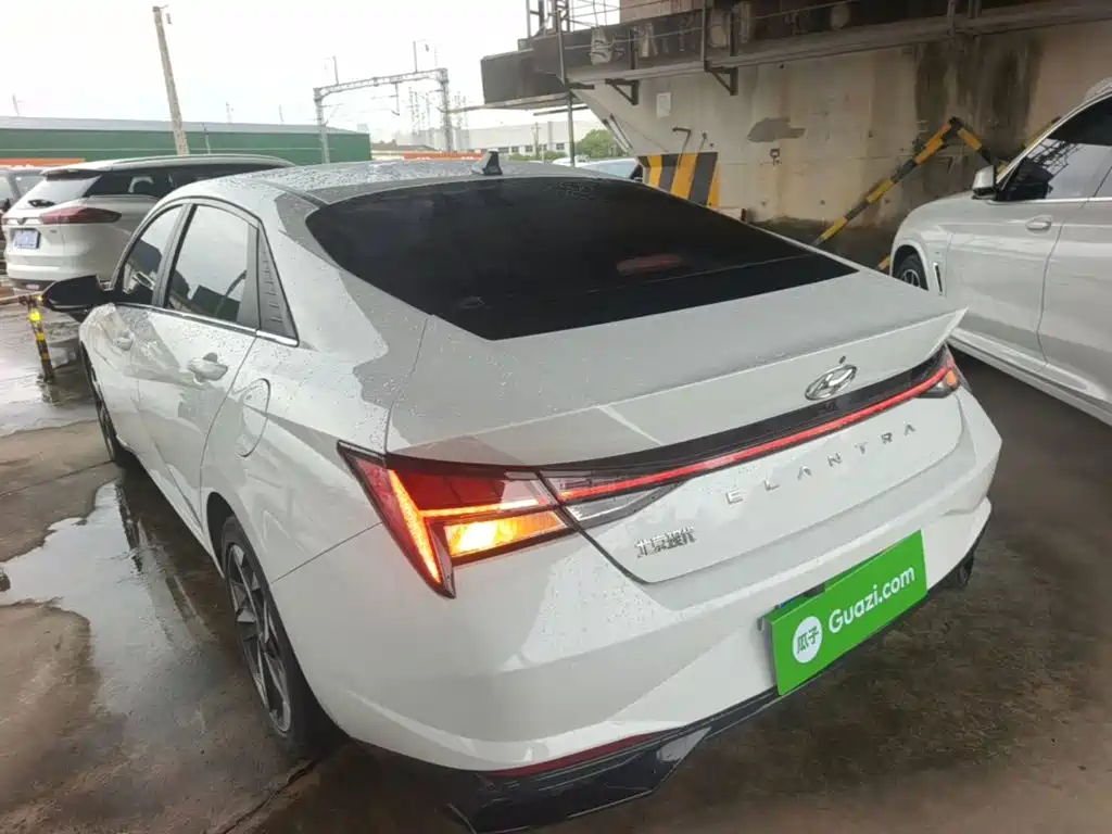Hyundai Elantra — миниатюра 5