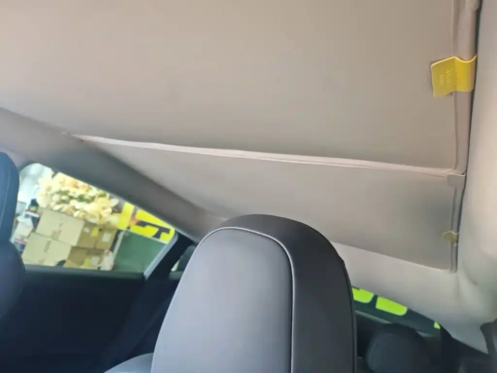 Tesla Model Y — миниатюра 18