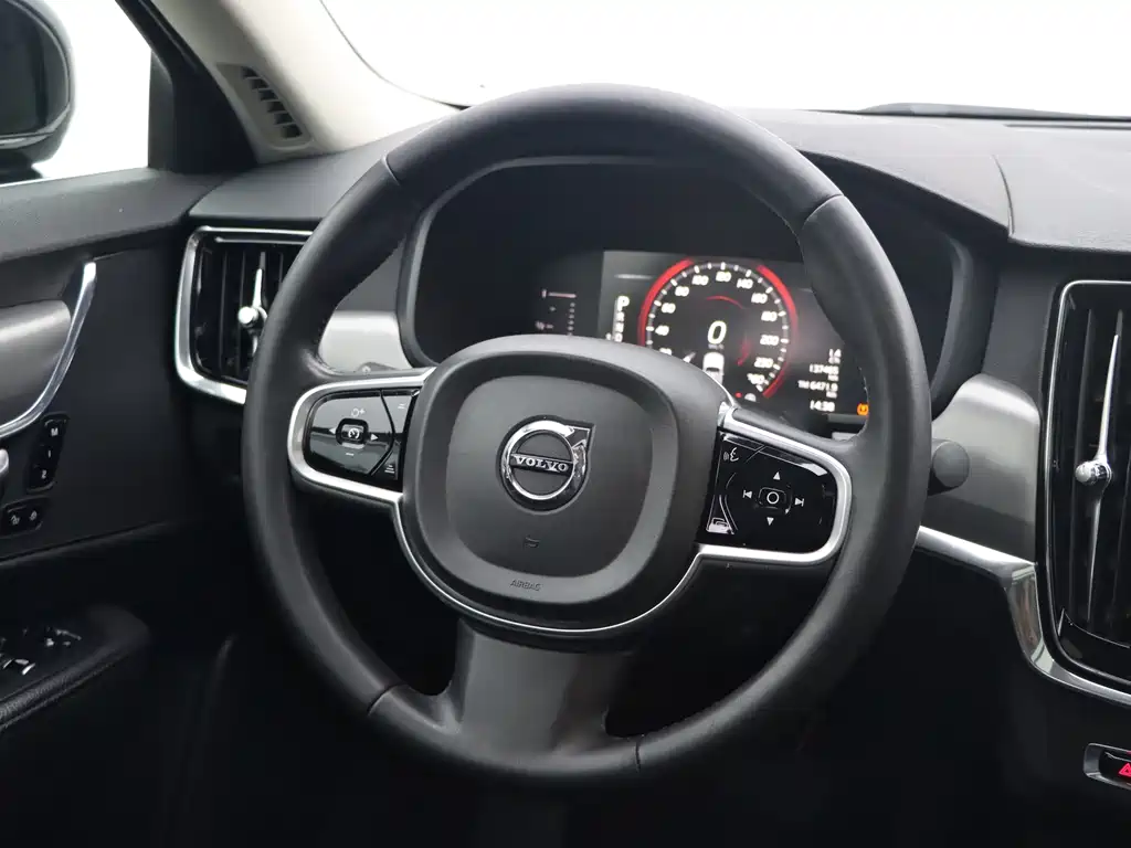 Volvo S90 — миниатюра 15