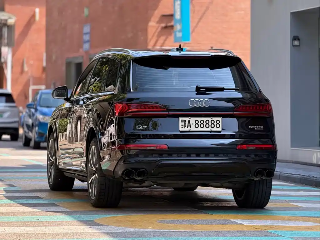Audi Q7 — миниатюра 4