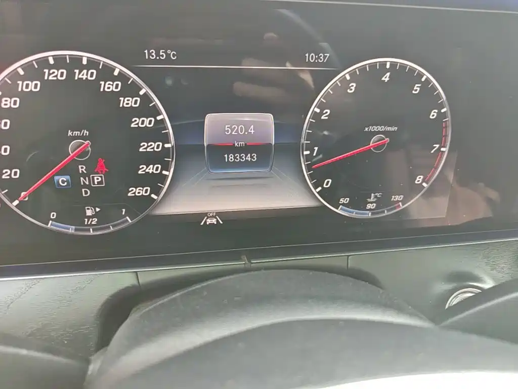 Mercedes-Benz E-Class — миниатюра 12