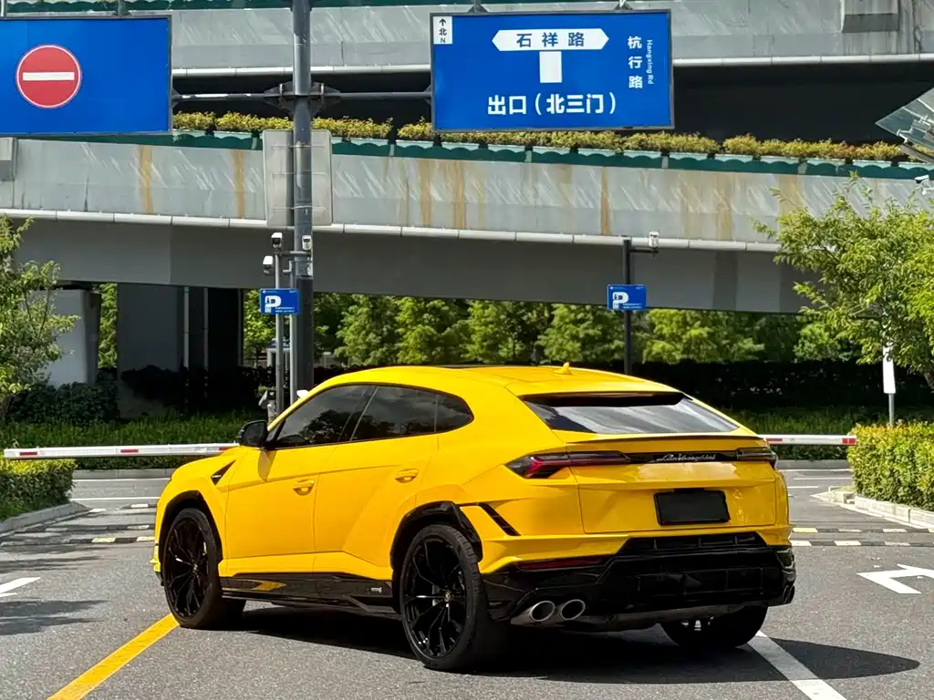 Lamborghini Urus — миниатюра 9