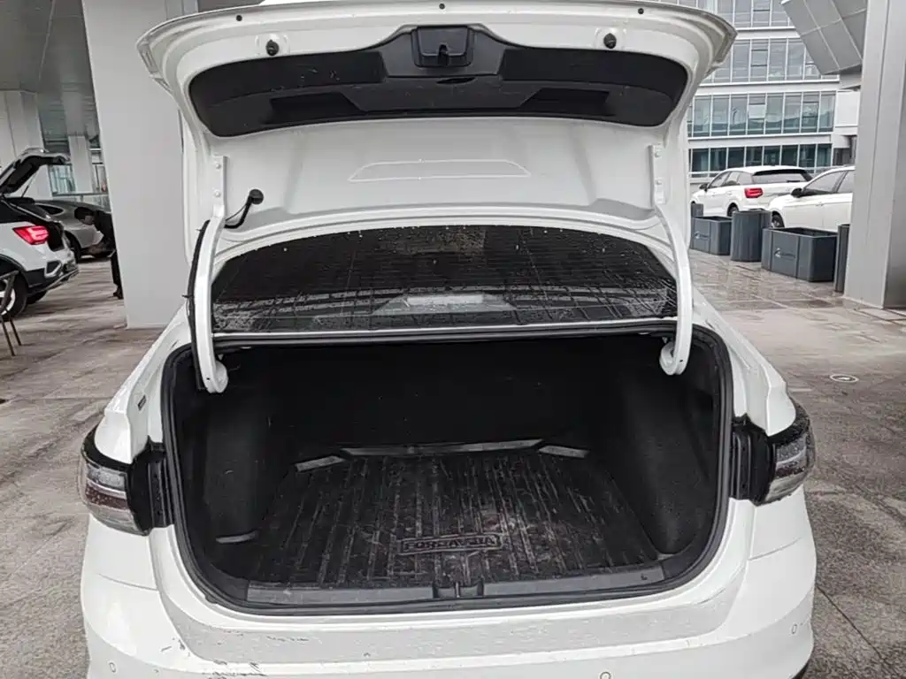 Volkswagen Lavida — миниатюра 19