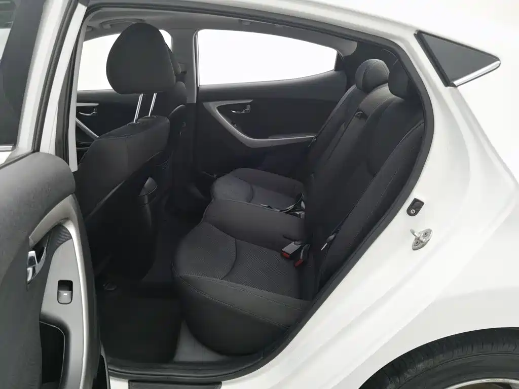 Hyundai Elantra Langdong — миниатюра 15