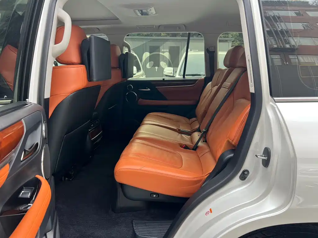 Lexus LX — миниатюра 5